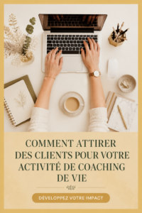 Dame souriante donnant un coaching personnel
