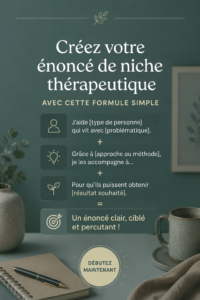 Une femme thérapeute réfléchissant à sa spécialité de niche, un carnet et un stylo à la main.
