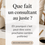 Femme souriante discutant avec un client dans un cadre professionnel, reflétant le rôle d'une consultante.