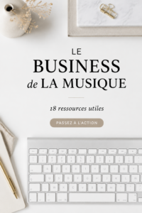 Une femme préparant des documents professionnels dans l'industrie de la musique.
