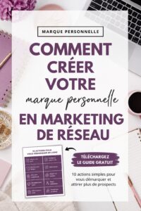 Femme travaillant sur sa marque personnelle en marketing de réseau, entourée d'éléments inspirants et professionnels.